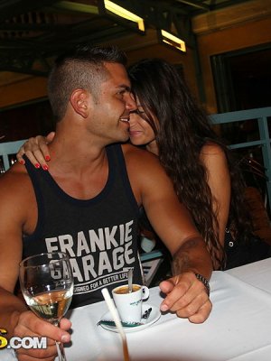 Любительские фото секса с жопастой русской брюнеткой любящей трахаться в киск