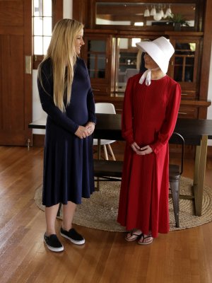 Красивая домработница позволила выебать себя в вагину с окончанием вовнутрь