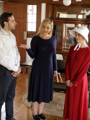 Красивая домработница позволила выебать себя в вагину с окончанием вовнутрь