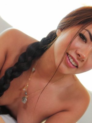 Эротический фотосет прекрасной азиатской порнозвезды Морган Ли славящиеся маленькой попкой