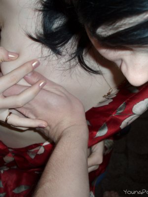 Занимаюсь сексом с женой друга пообещав материальную помощь