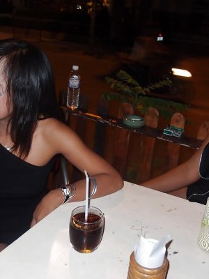 Турист снимает анальный секс с тайской проституткой за баты крупным планом