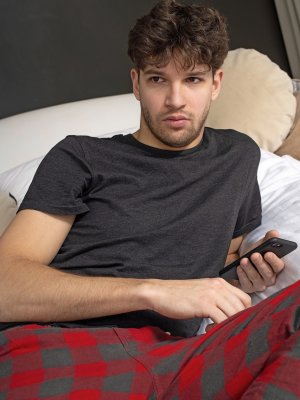 Жарит худую девушку лучшего друга в тугое влагалище