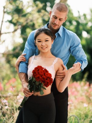 Если не пробовал трахаться в наполненной ванной, значит зря жил