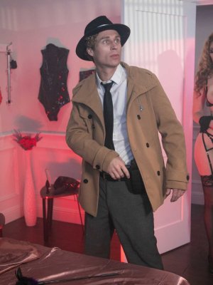 Рыжая в нижнем белье потрахалась в миссионерской позе с глубоким сосанием члена