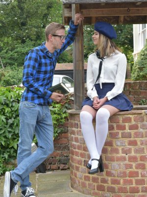 Позвал молоденькую французскую студентку трахаться к себе