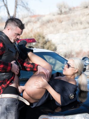 Отменю арест если классно выебешь в письку и доведешь до оргазма