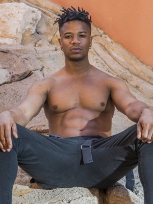 Межрасовый секс японской мамочки с молодой фигурой