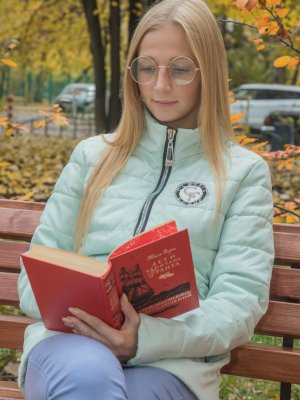 Куни студенток лесбиянок в джинсах скрасился мастурбацией вибратором