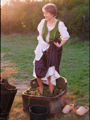 Деревенский секс с сисястой чешской женщиной в бочке