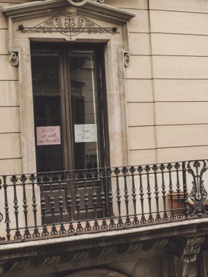 Я и моя невеста занимаемся нежным сексом с ее подругой в гостинице