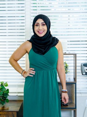 Трахается с жопастой арабской милфой в пизду