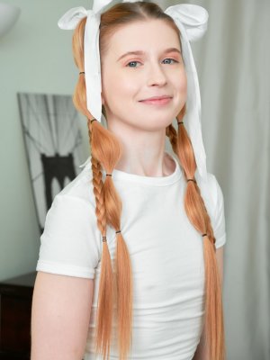 Студентка худышка трахается со старым преподом философии