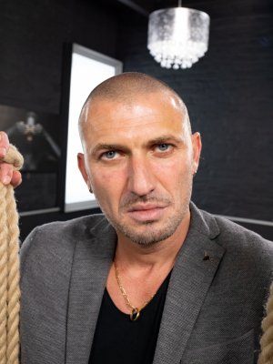 Фотограф ебет задницу молоденькой итальянки