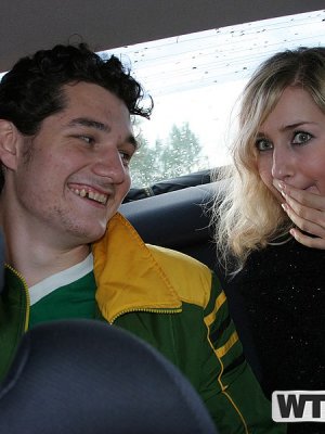 Мужик трахнул русскую студентку в жопу на заброшке 