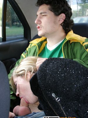 Мужик трахнул русскую студентку в жопу на заброшке 