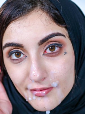 Жесткий секс с красивой арабской девушкой в хиджабе