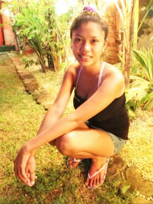 Секс турист вставил член в мохнатую вагину тайской проститутки в отеле