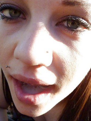 Кончил в рот русской девушки после минета на улице без презерватива