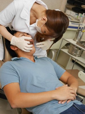 Нежный секс с японской женщиной с кунилингусом и спермой внутрь влагалища