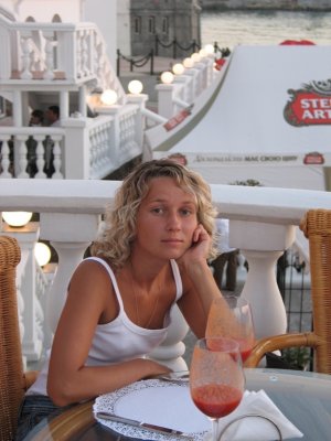 Русские муж и жена сняли фото домашнего анального секса с окончанием на спину